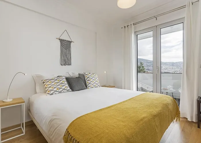 Barreiros I By An Island * 丰沙尔